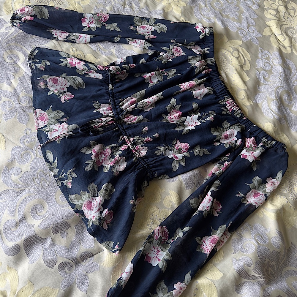 Abercrombie and Fitch off shoulder long sleeve top. Size XS. Color Navy blue